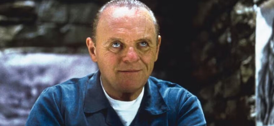 «Έπαιξα ενστικτωδώς τον Χάνιμπαλ, γιατί έχω τον διάβολο μέσα μου»: Ο Άντονι Χόπκινς, οι μεγάλοι ρόλοι, ο αλκοολισμός και η κόρη που δεν θέλει να τον βλέπει