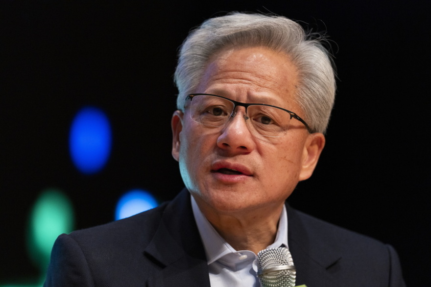 Επίθεση φιλίας Τραμπ στον Μπιν Σαλμάν: Το σμαραγδί φόρεμα της Μελάνια, οι μεγιστάνες στο δείπνο και οι σχέσεις τους με τη Σαουδική Αραβία