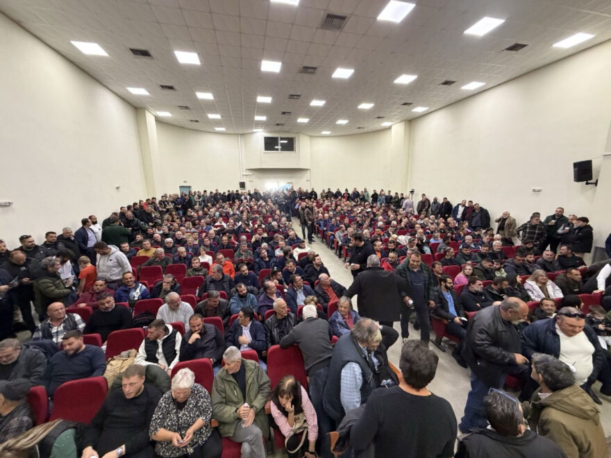 Μπλόκα σε Εθνικές Οδούς από τις 30 Νοεμβρίου και κλείσιμο λιμανιών και τελωνείων αποφάσισαν οι αγρότες