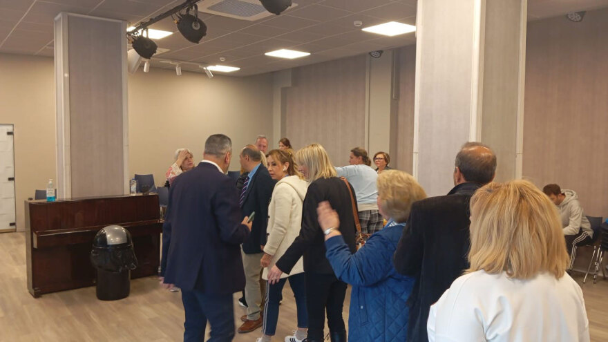 Ομαλά και με μεγάλη συμμετοχή συνεχίζονται οι εσωκομματικές εκλογές της ΝΔ, στις 19:00 κλείνουν οι κάλπες - Δείτε φωτογραφίες