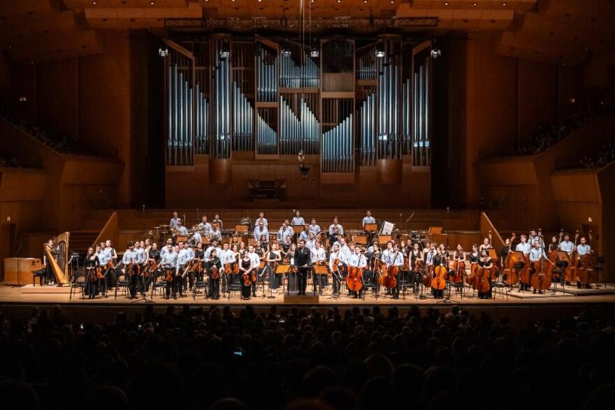 Λεωνίδας Καβάκος: Ο διεθνούς φήμης βιολονίστας στο Μέγαρο Μουσικής Αθηνών