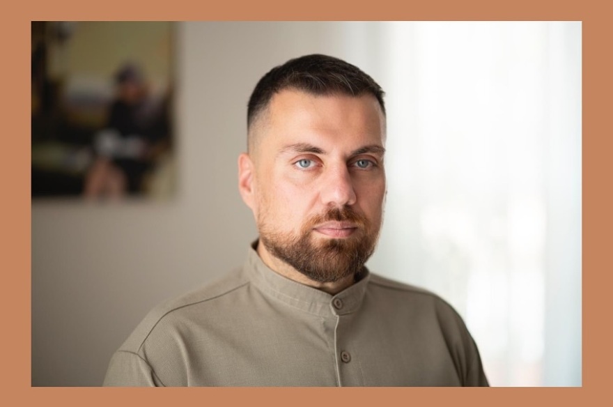 Χατζιδάκις: Διχασμένος ο καλλιτεχνικός κόσμος με την αντίδρασή του γιου του στην παγκόσμια περιοδεία Μποφίλιου - Χαρούλη