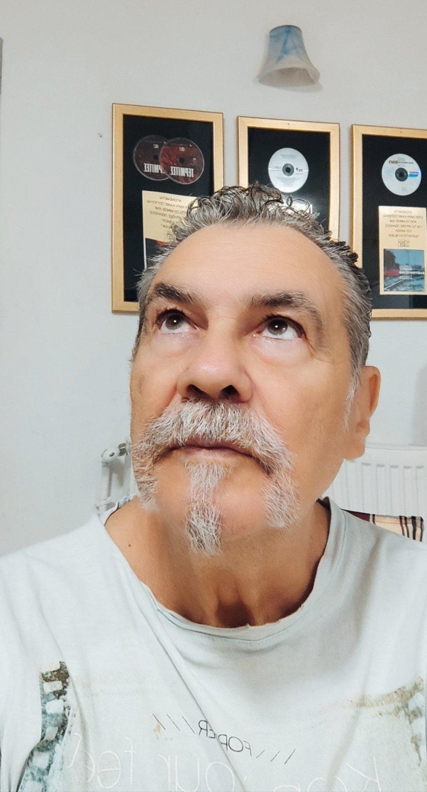 Ύβρις: Ένα βαθιά αντιπολεμικό τραγούδι για τη Γάζα
