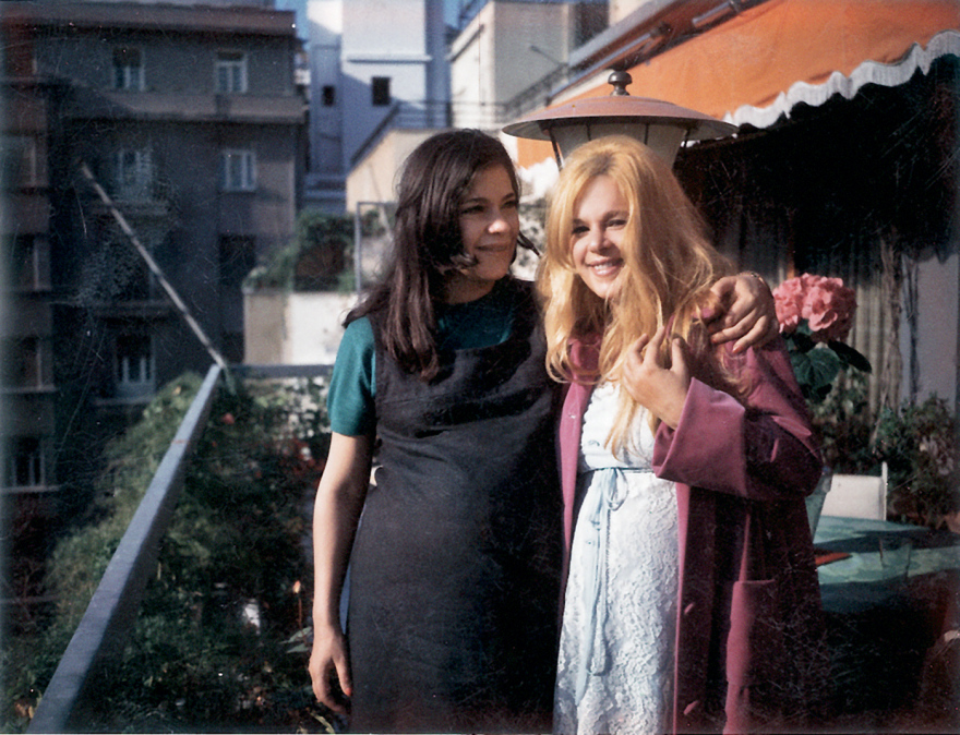 Άγνωστες ιστορίες της Βουγιουκλάκη, της Καρέζη και άλλων αστέρων - Οι διηγήσεις του γυναικολόγου των διασήμων Νίκου Παπανικολάου