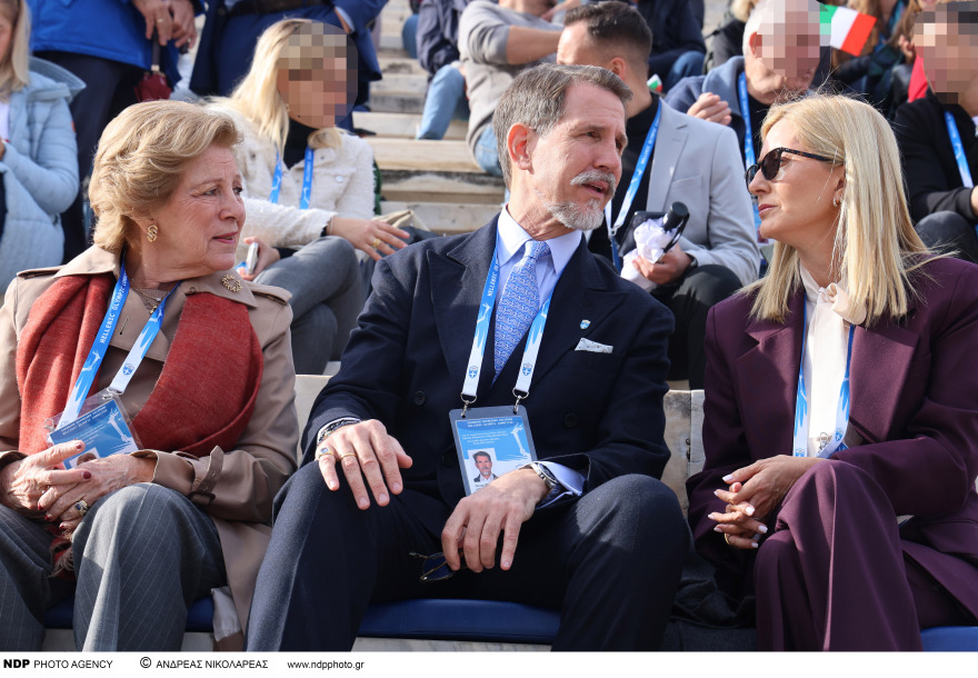 Η Ολυμπιακή Φλόγα παραδόθηκε στο Μιλάνο για τους Χειμερινούς Ολυμπιακούς Αγώνες, δείτε βίντεο