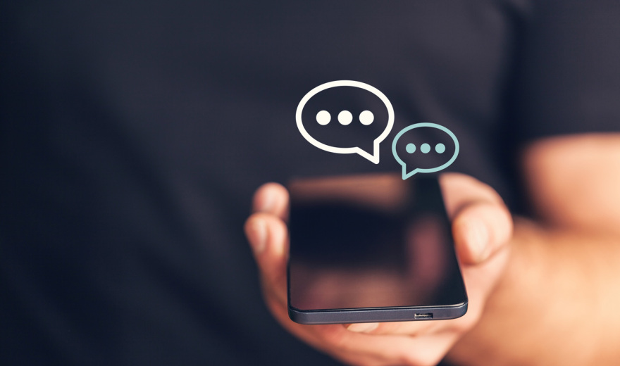 Τι είναι τα boomer ellipses που μπερδεύουν την Gen Z στα μηνύματα