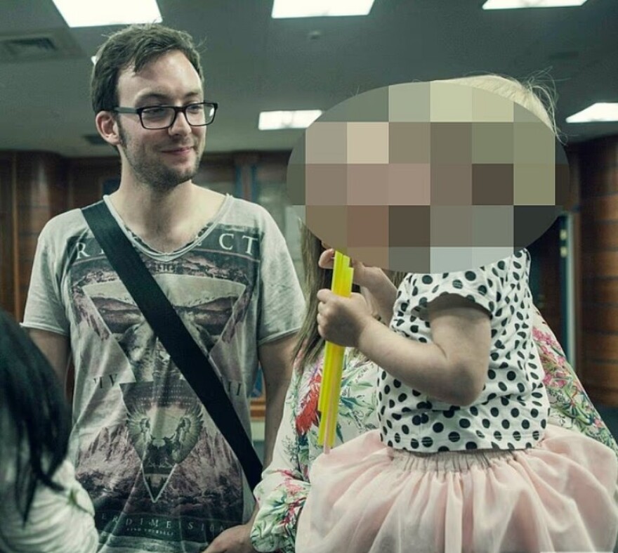 Σοκ στη Βρετανία: Γιατρός του NHS κατηγορείται για σεξουαλική κακοποίηση 38 ασθενών, ανάμεσά τους και παιδιά