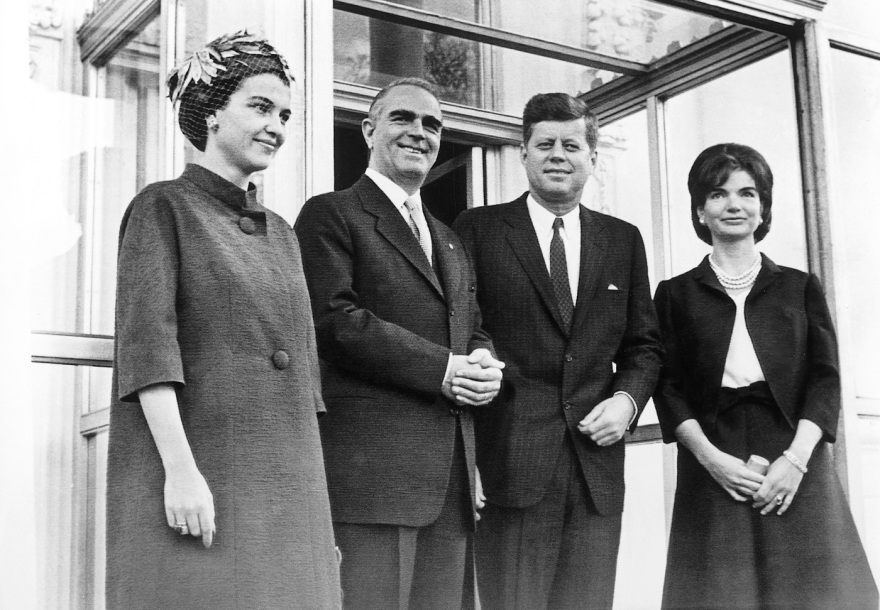 Κωνσταντίνος Καραμανλής - Αμαλία Μεγαπάνου: Η συνύπαρξη δυο ισχυρών προσωπικοτήτων και το διαζύγιο στο Παρίσι
