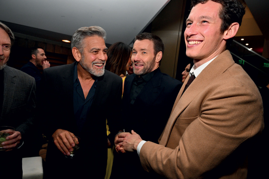 Κάλουμ Τέρνερ: Ο σταρ που αγάπησε η Ντούα Λίπα είναι πρώην μοντέλο και προβάρει το κοστούμι του Τζέιμς Μποντ