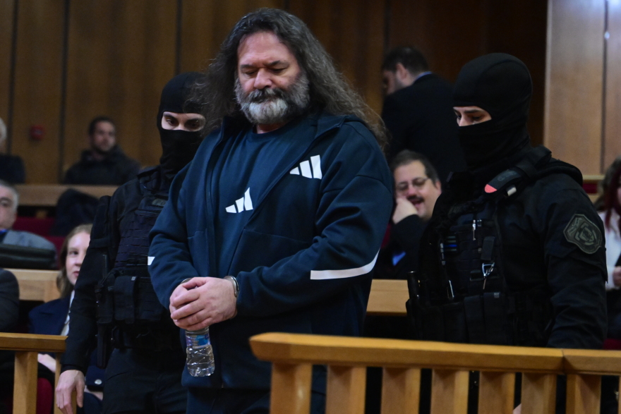 Εισαγγελέας στη δίκη της Χρυσής Αυγής: Ναζιστική ιδεολογία πίσω από τη δράση της, βιτρίνα η κάθοδος στις εκλογές
