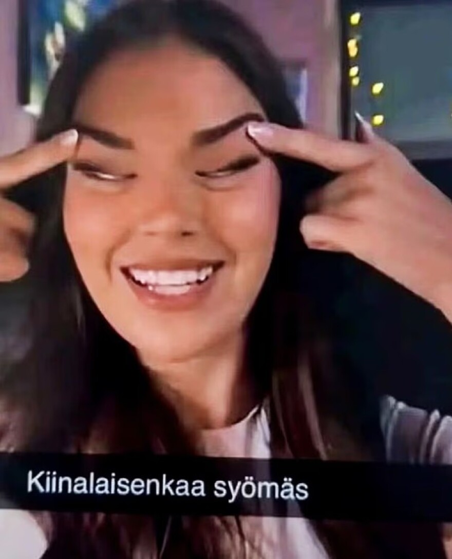 Σάλος στη Φινλανδία μετά τη «ρατσιστική» χειρονομία της Miss Finland, της πήραν τον τίτλο