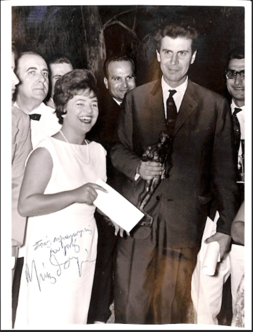 «Μίκης Θεοδωράκης 100»: Τα πούρα-δώρο του Φιντέλ Κάστρο και η εξομολόγηση ψυχής στους γονείς του, δείτε φωτογραφίες