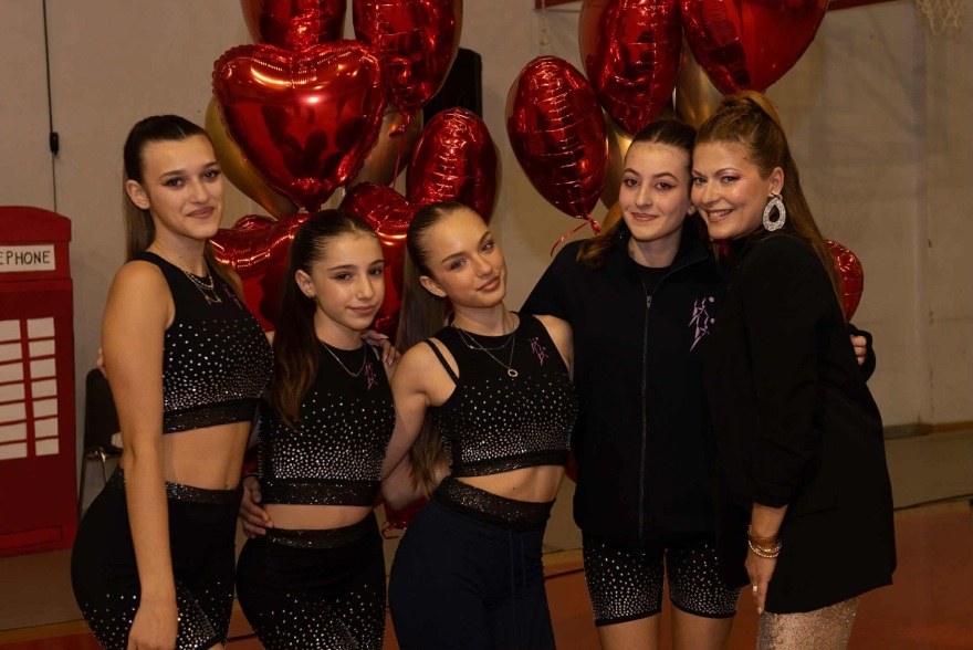 «Ο Μικρός Πρίγκιπας» από τη θεατρική ομάδα «Όνειρο Είναι» στην Ελληνοαγγλική Αγωγή: Μια χριστουγεννιάτικη δράση με μηνύματα για την ισότητα των ανθρώπων