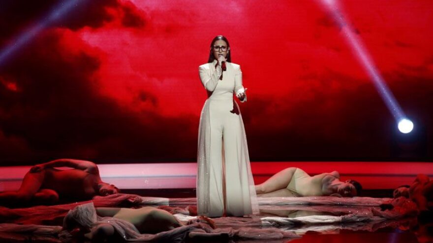 Ρεβεγιόν Πρωτοχρονιάς για όλους στην Αθήνα με Φουρέιρα, Μαραβέγια, Μόρφη και εντυπωσιακά drone σόου 