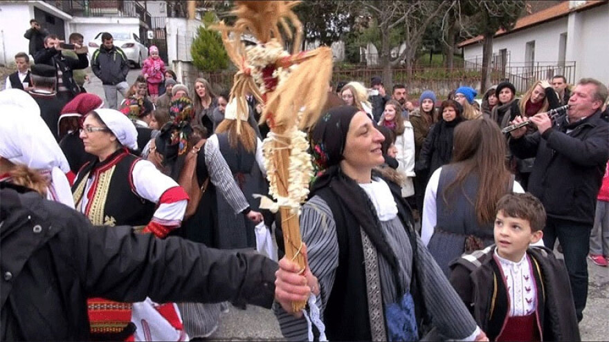 Ραγκουτσάρια, Καμήλες και Τζαμαλάρια: Τα έθιμα που αναβιώνουν στη Βόρεια Ελλάδα για τα Θεοφάνια