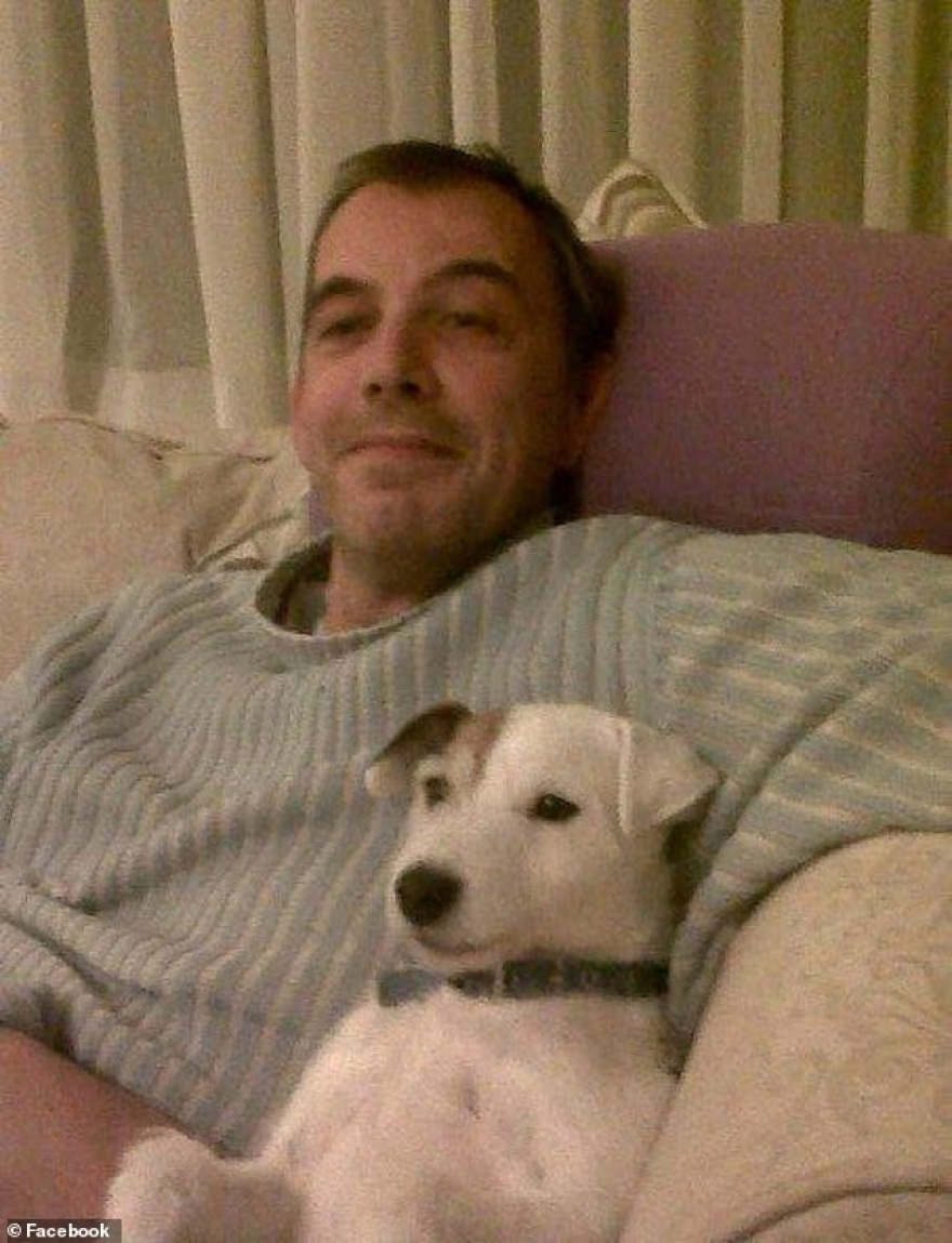 Βρετανίδα μαχαίρωσε τον πρώην σύζυγό της επειδή έκανε ευθανασία στα σκυλιά: Ένιωσε πως υπήρχε μόνο αυτή η επιλογή, είπε ο εισαγγελέας