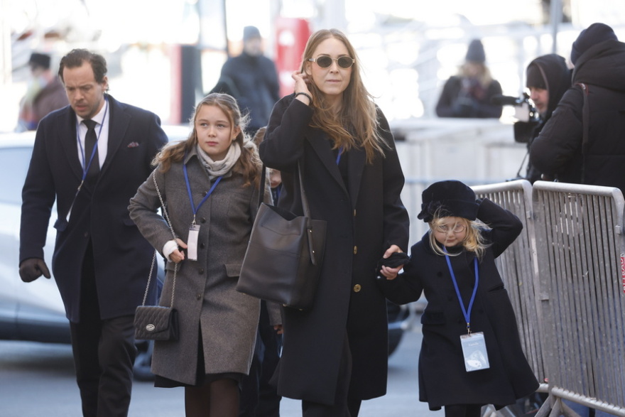 Οι άγνωστες εγγονές της Μπριζίτ Μπαρντό που πήγαν στην κηδεία της ενώ δεν είχαν επαφές μαζί της