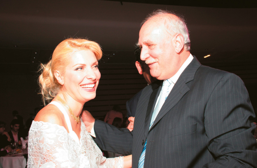 Η Ελλάδα ξυπνούσε μαζί του επί 34 χρόνια: Ο Γιώργος Παπαδάκης, η ζωή και η επαγγελματική διαδρομή του