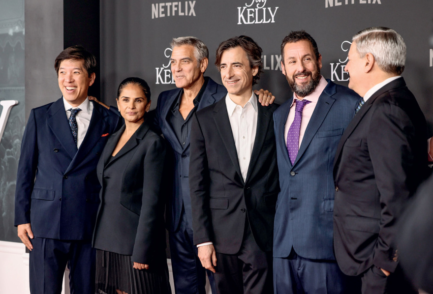 Μπέλα Μπατζάρια: Η ιστορία της κόρης των Ινδών μεταναστών που έγινε η σιδηρά κυρία του Netflix