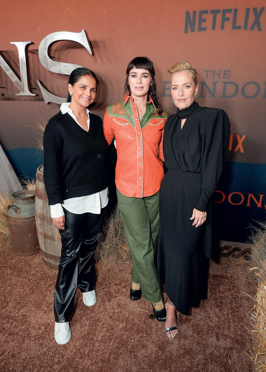 Μπέλα Μπατζάρια: Η ιστορία της κόρης των Ινδών μεταναστών που έγινε η σιδηρά κυρία του Netflix