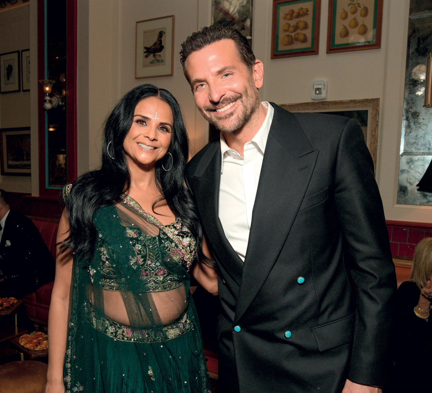 Μπέλα Μπατζάρια: Η ιστορία της κόρης των Ινδών μεταναστών που έγινε η σιδηρά κυρία του Netflix