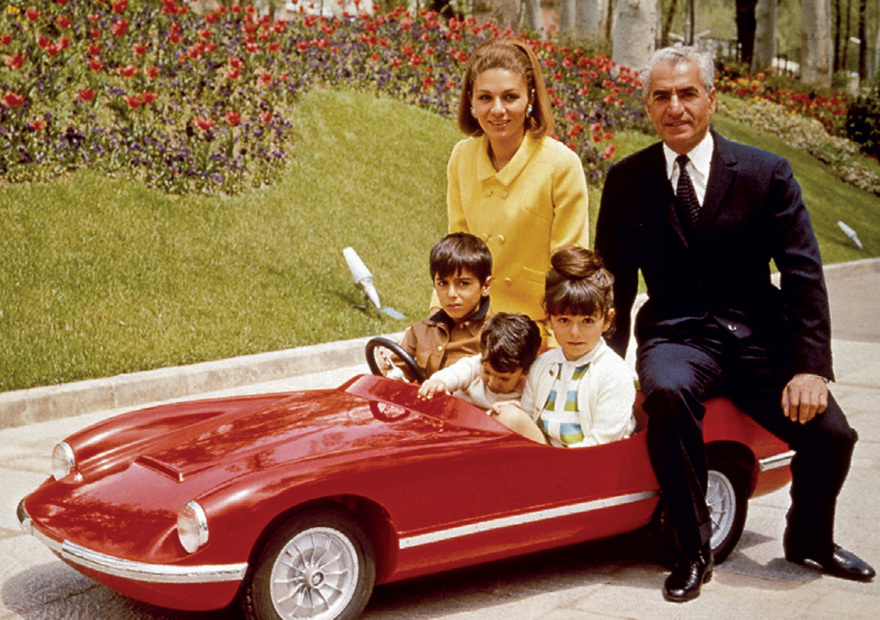 &Phi;&alpha;&rho;ά&chi; &Nu;&tau;&iota;&mu;&pi;ά &Pi;&alpha;&chi;&lambda;&alpha;&beta;ί, &eta; &iota;&sigma;&tau;&omicron;&rho;ί&alpha; &tau;&eta;&sigmaf; &pi;&rho;ώ&tau;&eta;&sigmaf; &kappa;&alpha;&iota; &tau;&epsilon;&lambda;&epsilon;&upsilon;&tau;&alpha;ί&alpha;&sigmaf; &laquo;&alpha;&upsilon;&tau;&omicron;&kappa;&rho;ά&tau;&epsilon;&iota;&rho;&alpha;&sigmaf;&raquo; &tau;&omicron;&upsilon; &Iota;&rho;ά&nu;