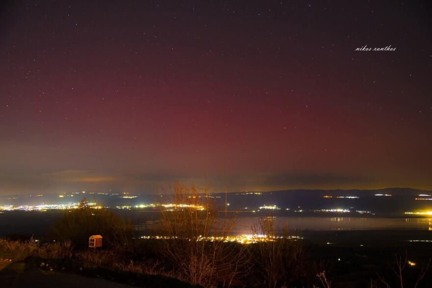 Βόρειο Σέλας και στην Ελλάδα λόγω ισχυρής γεωμαγνητικής καταιγίδας, δείτε εντυπωσιακές εικόνες από Χορτιάτη και Κέρκυρα