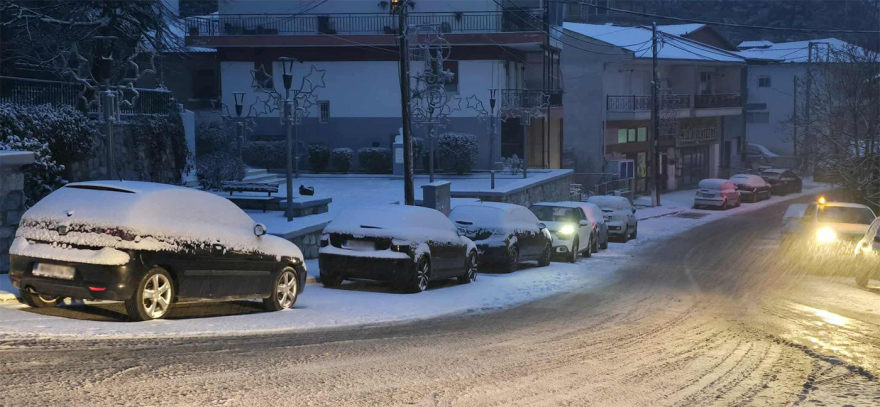 Χιονίζει στα ορεινά της Θεσσαλονίκης, κλειστά τα σχολεία στη Βόρεια Ελλάδα

