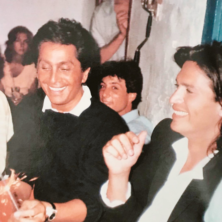 Ο Valentino και η Ελλάδα: Από τον Ωνάση και τον Μπίλι Μπο μέχρι την θρυλική «φούστα» του Σάκη Ρουβά