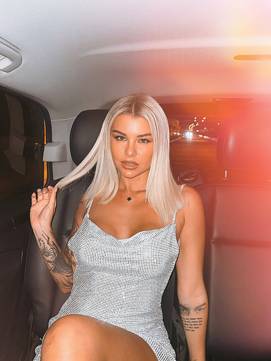 Οι TikTokers της διπλανής πόρτας - O χορός των likes και των εκατοντάδων χιλιάδων ευρώ