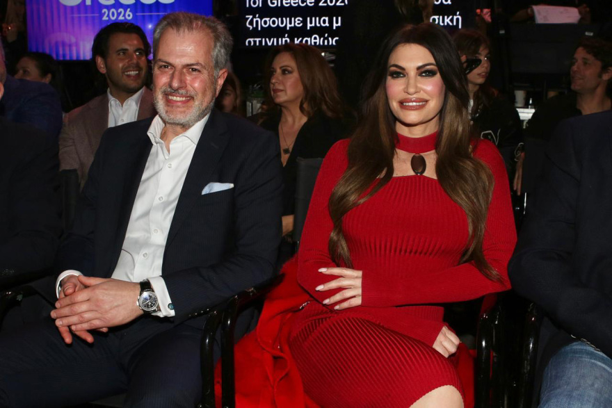 Η Κίμπερλι Γκιλφόιλ με τον γιο της στον ελληνικό τελικό της Eurovision, δείτε φωτογραφίες