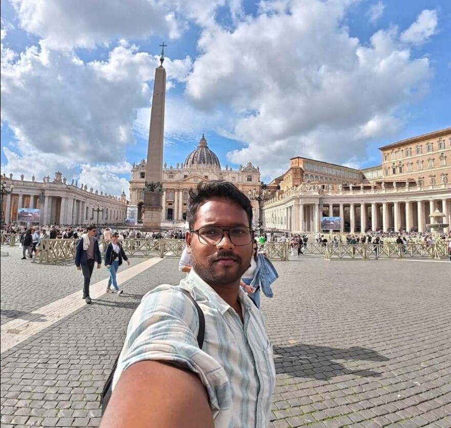 «Με άρπαξαν και με έσυραν»: Τρεις άνδρες βίασαν ομαδικά μια ντόπια και μια τουρίστρια στην Ινδία, έπνιξαν έναν 26χρονο