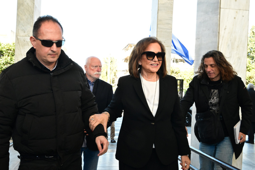 Άννα Ψαρούδα-Μπενάκη: Συγκίνηση και χειροκροτήματα στο τελευταίο αντίο, δείτε βίντεο και φωτογραφίες
