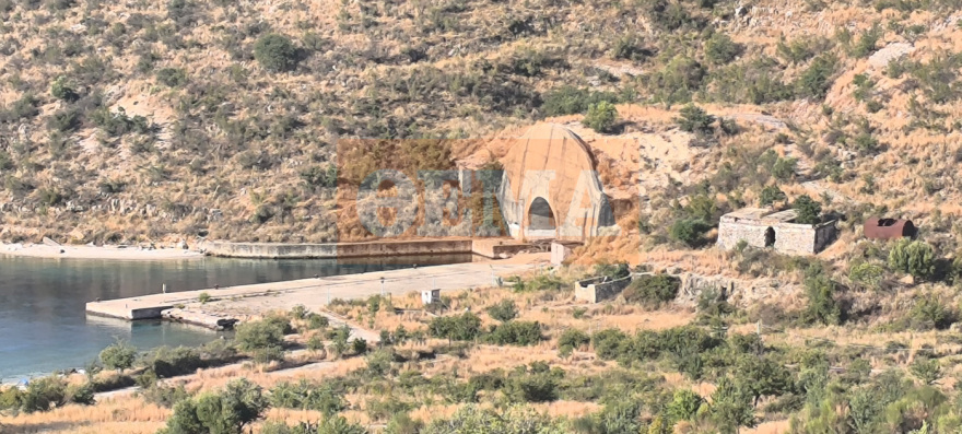 Η μυστική ναυτική βάση του Χότζα μέσα σε βουνό στην Αλβανία, η κόντρα με τους Ρώσους και η κλοπή των υποβρυχίων 