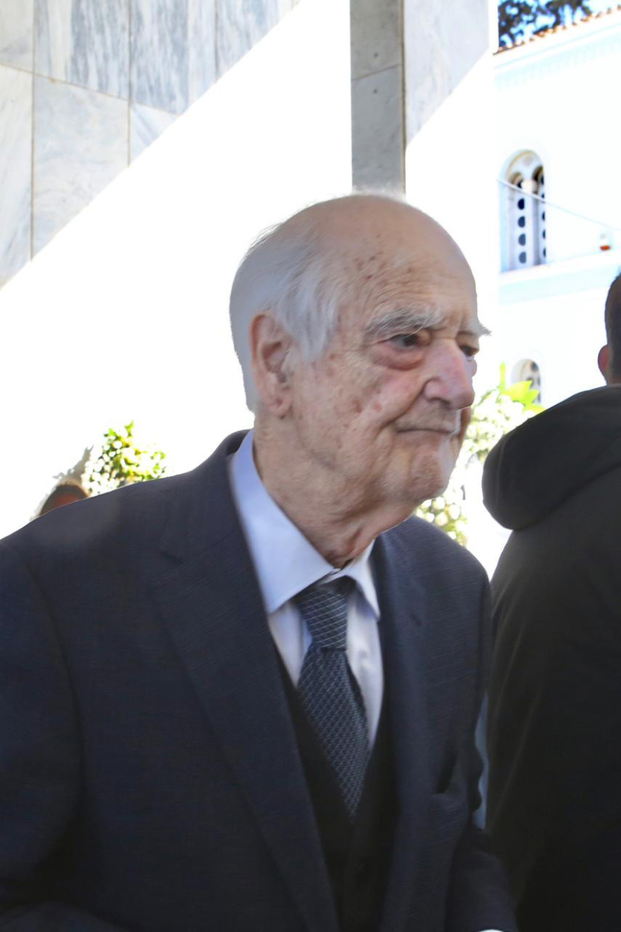 Άννα Ψαρούδα-Μπενάκη: Συγκίνηση και χειροκροτήματα στο τελευταίο αντίο, δείτε βίντεο και φωτογραφίες
