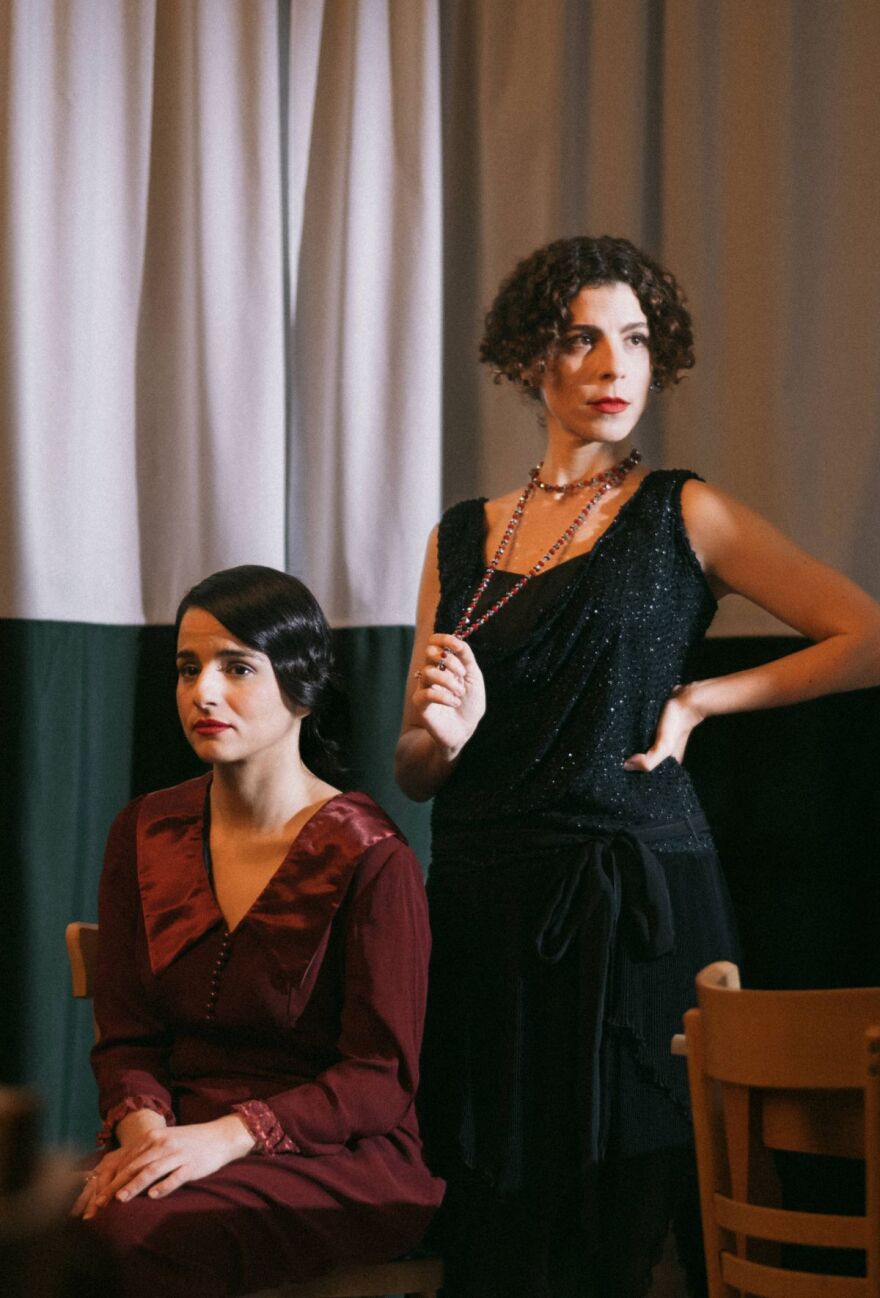 «Astoria»: Η ελληνική κοινότητα του '30 ζωντανεύει στη σκηνή του «Παλλάς»