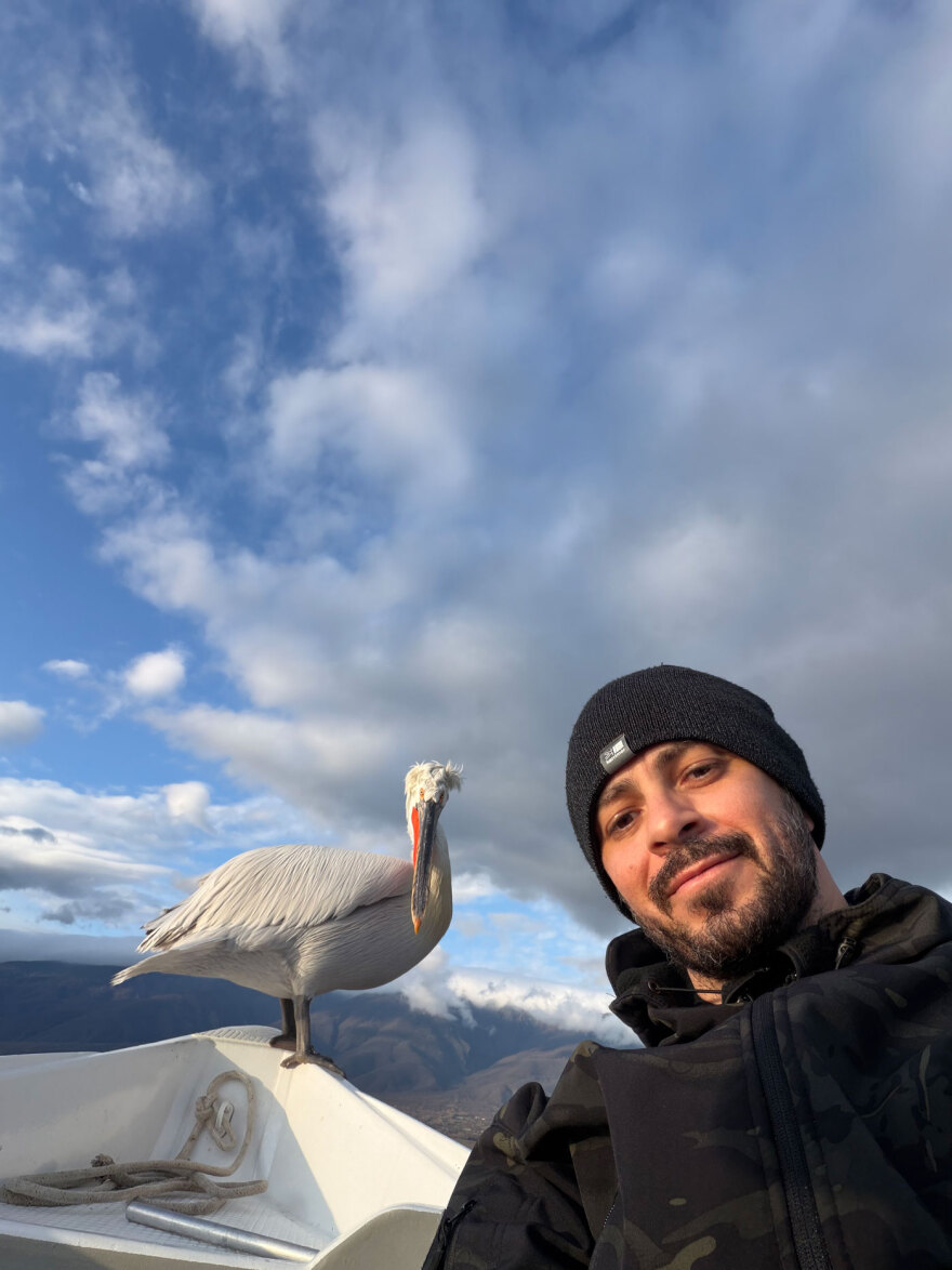 Ο φωτογράφος του αργυροπελεκάνου της λίμνης Κερκίνης: «Είμαι χαρούμενος που πρωτίστως διαφημίζεται η Ελλάδα»