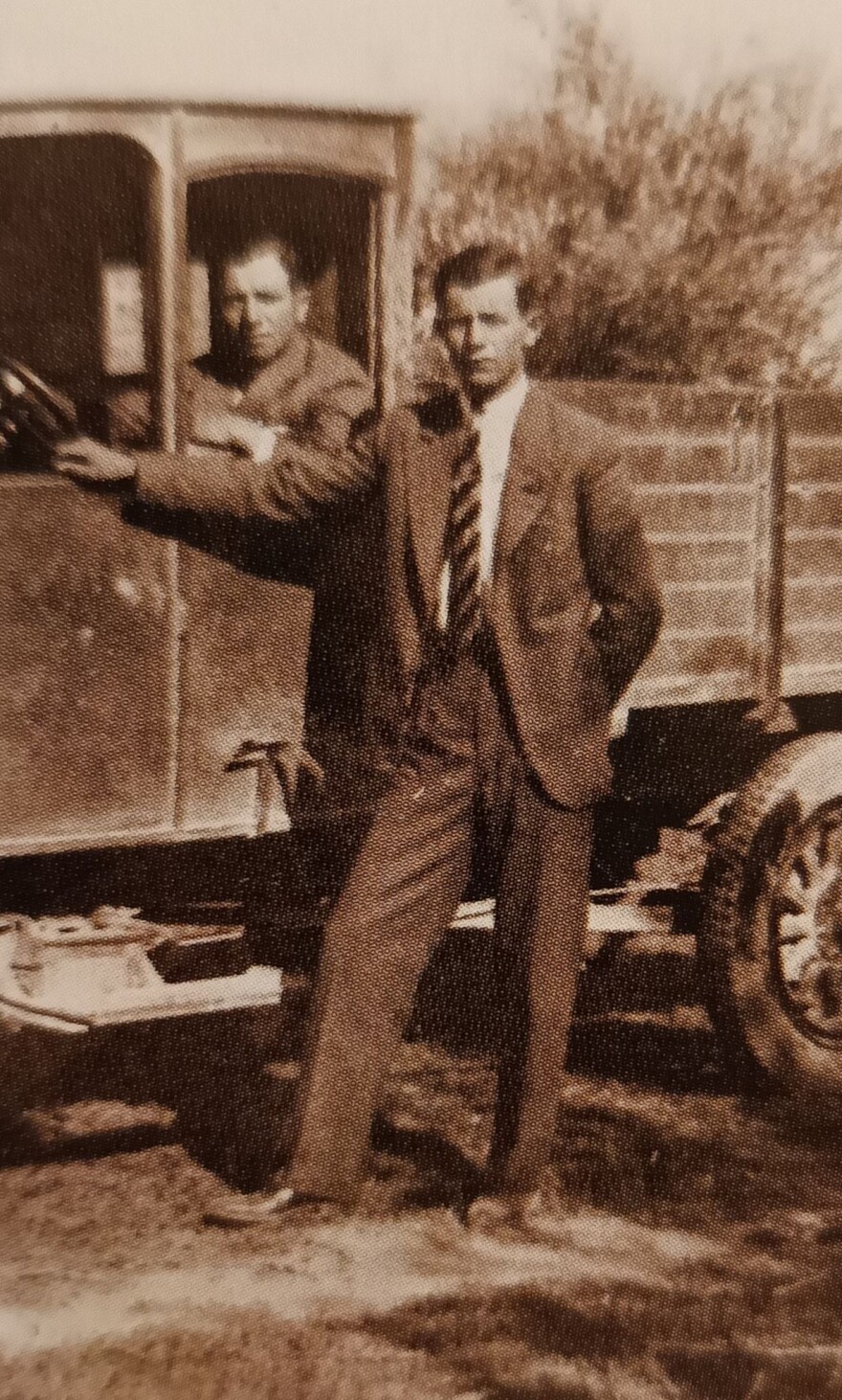 Καισαριανή: «Δεν μπορώ να επιβεβαιώσω με σιγουριά ότι στη φωτογραφία είναι ο Βασίλης Παπαδήμας» δηλώνει ο ανιψιός του