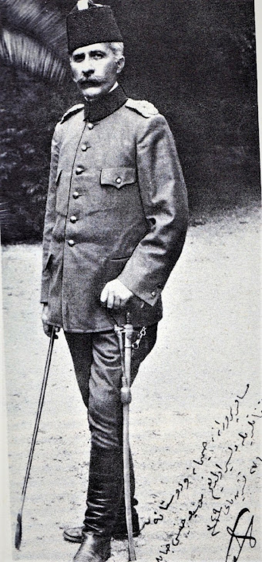 Εσάτ, ο τελευταίος πασάς των Ιωαννίνων: Η αιχμαλωσία, τα χειροκροτήματα των Ελλήνων στον Πειραιά, η διαμονή σε ξενοδοχείο πολυτελείας στην Κηφισιά