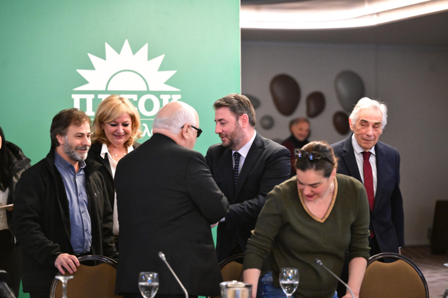 Με αιχμές για Δούκα, Γερουλάνο, Χριστοδουλάκη στην πρεμιέρα διεύρυνσης με Πελεγρίνη ο Ανδρουλάκης: «Στο ΠΑΣΟΚ δεν υπάρχουν τιμάρια»
