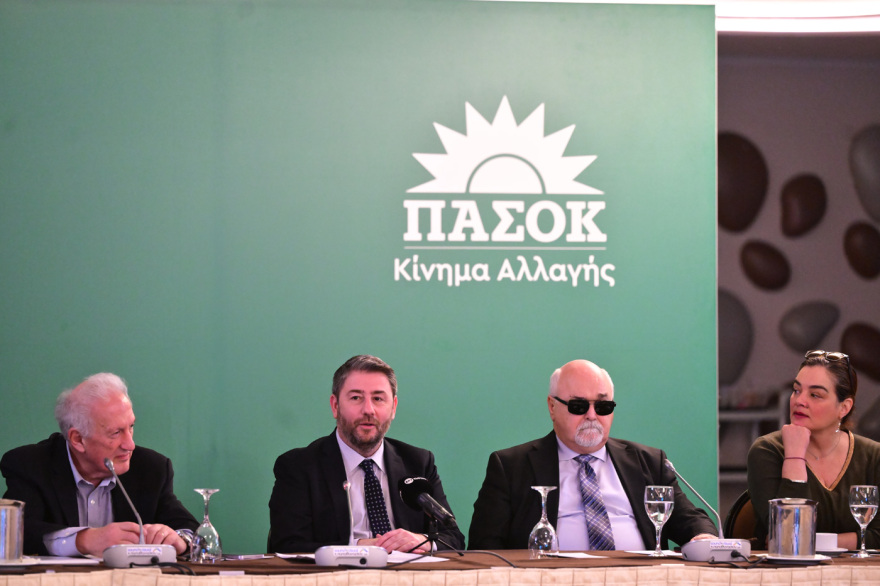 Με αιχμές για Δούκα, Γερουλάνο, Χριστοδουλάκη στην πρεμιέρα διεύρυνσης με Πελεγρίνη ο Ανδρουλάκης: «Στο ΠΑΣΟΚ δεν υπάρχουν τιμάρια»