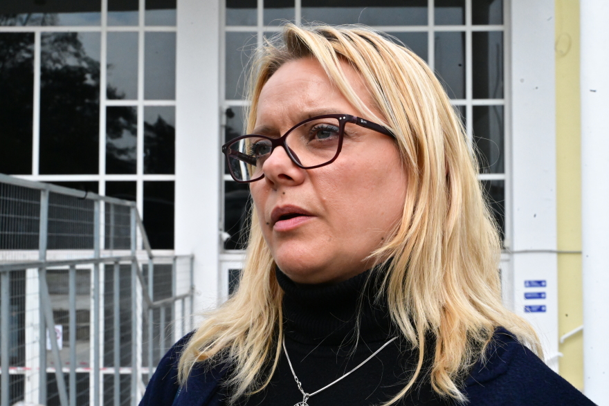 Οργή για την αίθουσα στην έναρξη της δίκης για τα Τέμπη, δεν χωρά τους διαδίκους: Έχετε χάσει την εμπιστοσύνη μας, φώναζαν συγγενείς στο δικαστήριο 