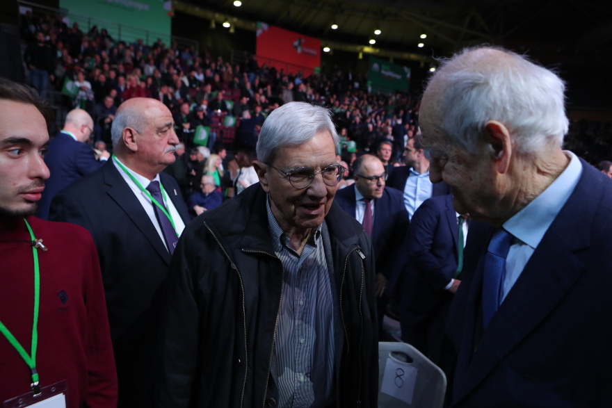 Ανδρουλάκης στο 4ο Συνέδριο του ΠΑΣΟΚ: Εκτός πραγματικότητας όποιος πιστεύει στα σενάρια συνεργασίας με τη ΝΔ