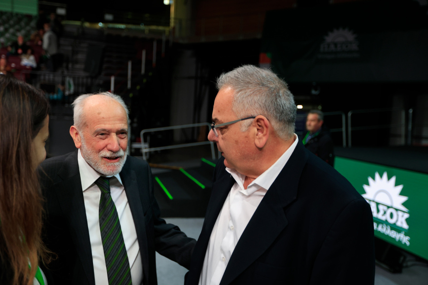 Ανδρουλάκης στο 4ο Συνέδριο του ΠΑΣΟΚ: Εκτός πραγματικότητας όποιος πιστεύει στα σενάρια συνεργασίας με τη ΝΔ