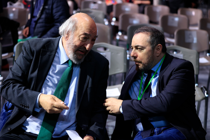 Ανδρουλάκης στο 4ο Συνέδριο του ΠΑΣΟΚ: Εκτός πραγματικότητας όποιος πιστεύει στα σενάρια συνεργασίας με τη ΝΔ