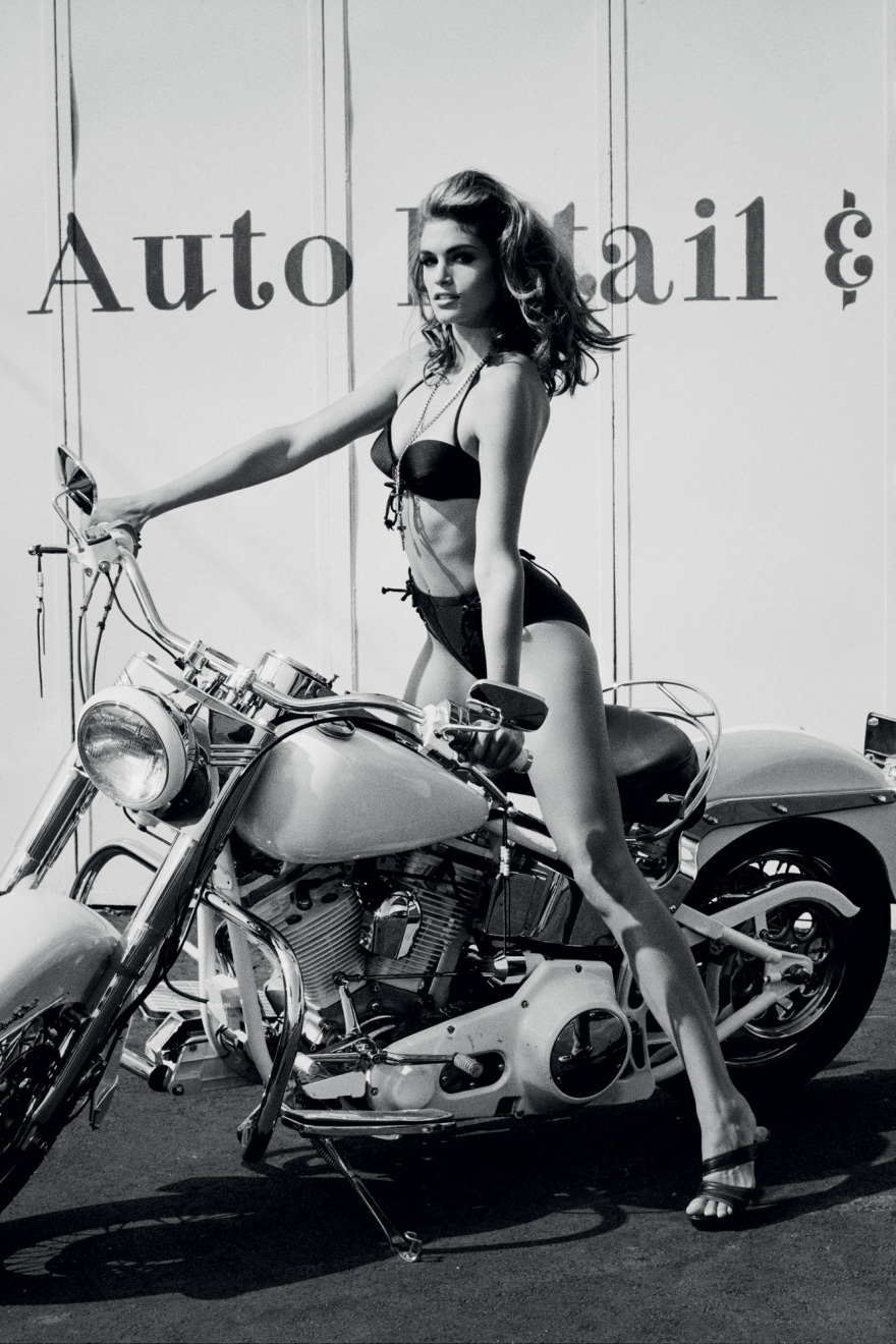 Σίντι Κρόφορντ, το supermodel που άλλαξε τη μόδα