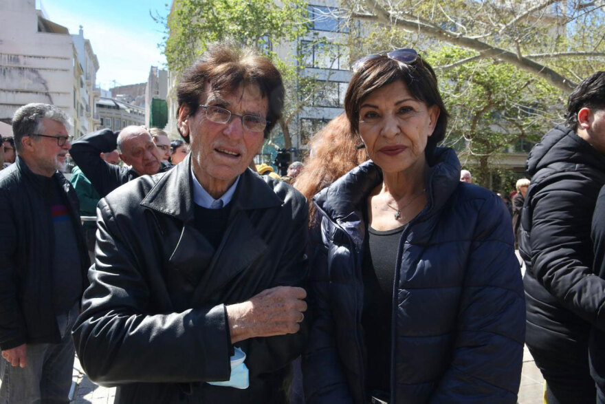 Ποιοι επώνυμοι έδωσαν το παρών στην κηδεία της Μαρινέλλας, δείτε βίντεο και φωτογραφίες