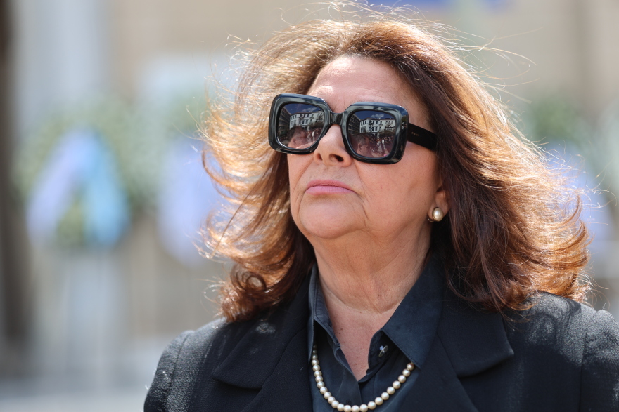 Ποιοι επώνυμοι έδωσαν το παρών στην κηδεία της Μαρινέλλας, δείτε βίντεο και φωτογραφίες