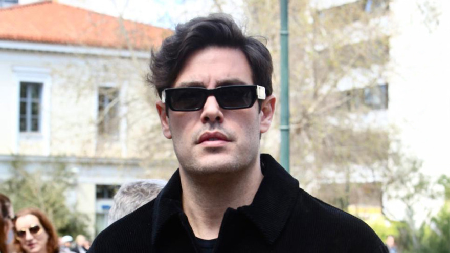 Ποιοι επώνυμοι έδωσαν το παρών στην κηδεία της Μαρινέλλας, δείτε βίντεο και φωτογραφίες