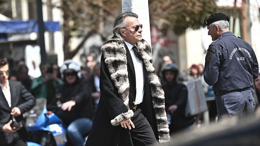 Ποιοι επώνυμοι έδωσαν το παρών στην κηδεία της Μαρινέλλας, δείτε βίντεο και φωτογραφίες